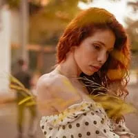 Molti Woman Image 4